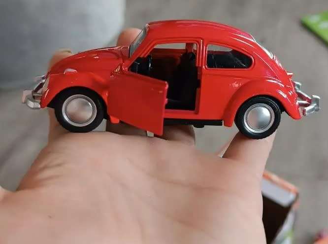 Red Metal VW Beetle Model Car, functioning opening doors!