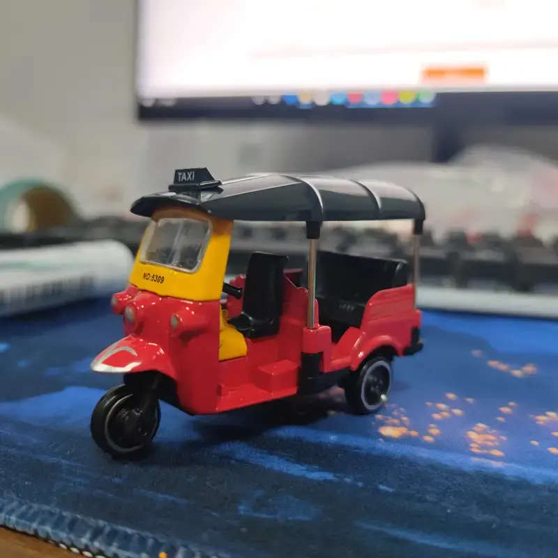 RARE! Brand New! Red 1:43 Alloy Tricycle Retro Thai Tricycle Model