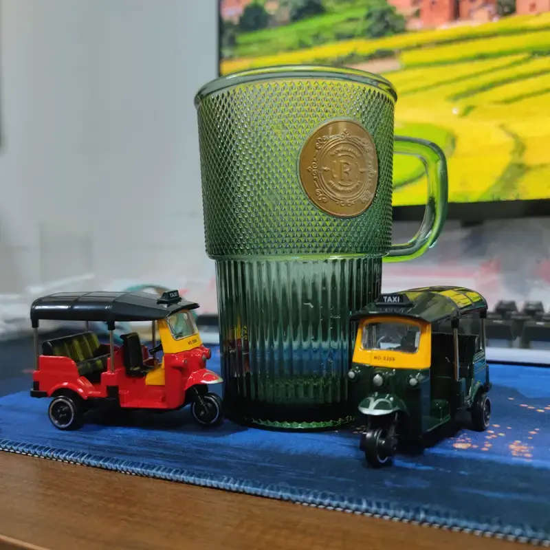 RARE! Brand New! Red 1:43 Alloy Tricycle Retro Thai Tricycle Model