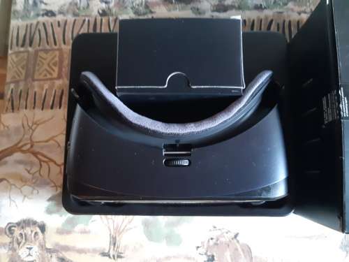 SAMSUNG GEAR VR WITH CONTROLLER