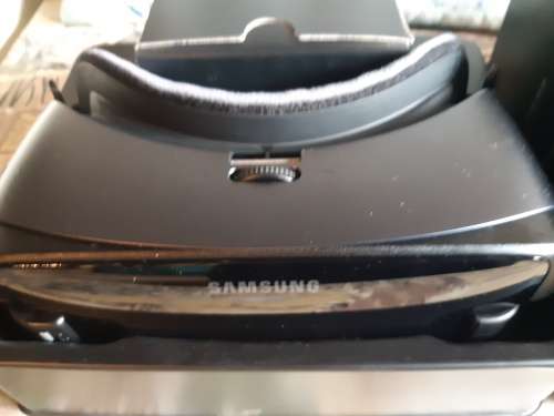 SAMSUNG GEAR VR WITH CONTROLLER