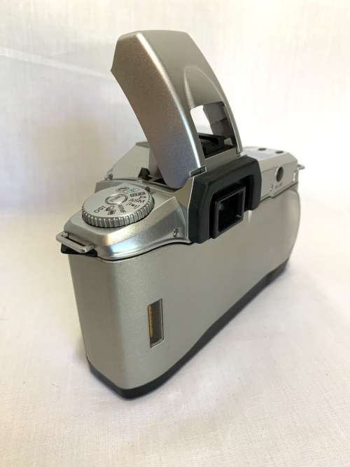 Minolta Dynax 40 35mm SLR Film Camera Body (Free Shipping)