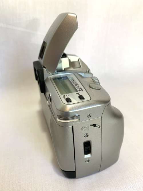 Minolta Dynax 40 35mm SLR Film Camera Body (Free Shipping)