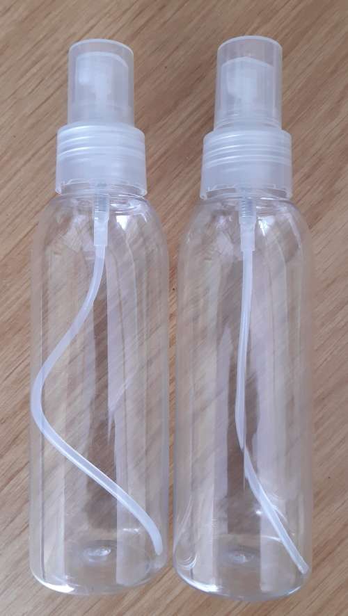 ** Bulk Lot - 35 x 125 ml Plastic bottle with matching spray caps **