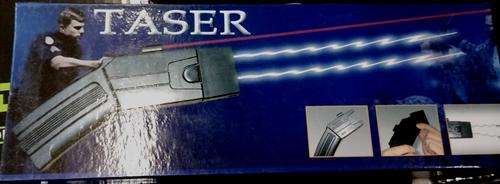 UNISEX TAZER GUN-(KIT) for self defence ,SHOOTS 15 f & CAN BE USED AS A STUNGUN !