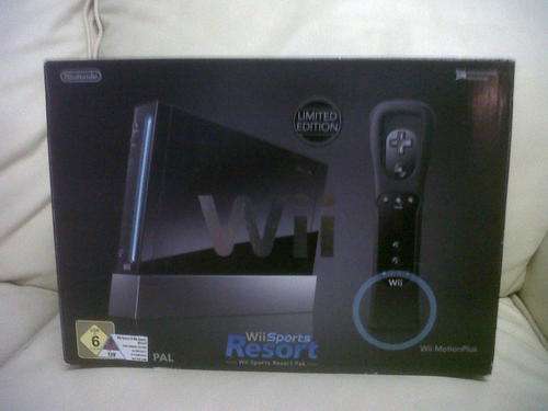 Nintendo Wii (Black) with Games & Accessories Bundle!!!