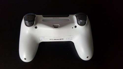 PS4 White Wireless Dualshock Controller V2