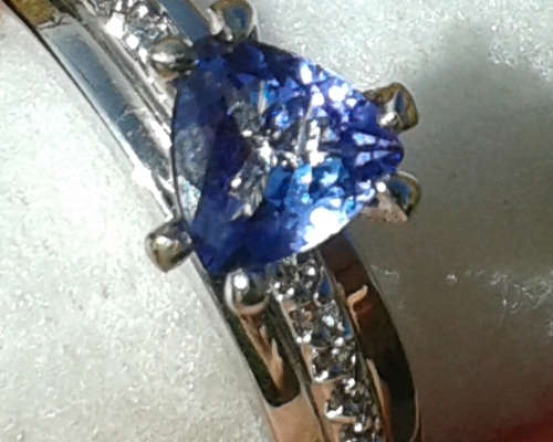 **Certified** 0.97ct Trillion Tanzanite VVS ( Est. R7860) in Silver with cubics Ring
