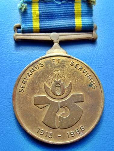 ## 1913-1988 SA Police 75 Year Medal ** 411175F Konst. C.J. Visser ##