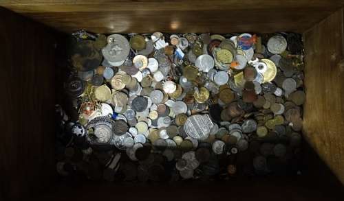 4000 South African and World coins and Medalions R1 per coin