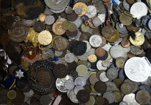 4000 South African and World coins and Medalions R1 per coin