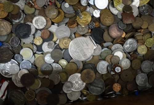 4000 South African and World coins and Medalions R1 per coin