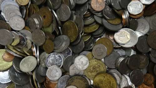 ## 1kg of World and SA Coins. No time to sort these coins 10 lots availible ##