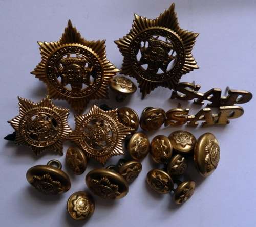 Various Old SAP Button & Cap Badges