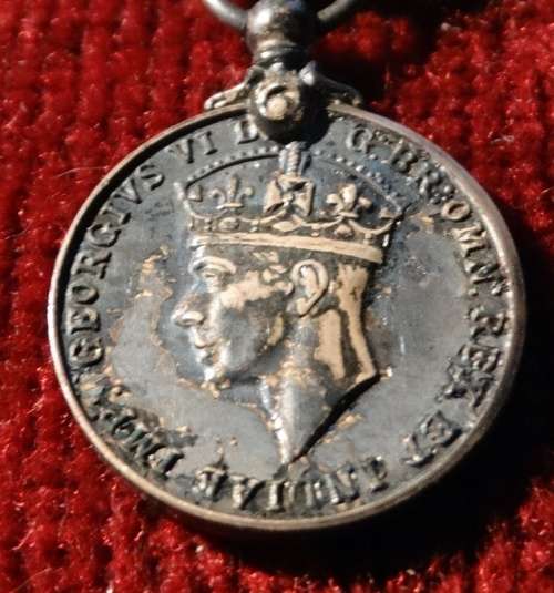 ## 7 SAP Miniature Medals   ##  With SA Cross For Bravery & Star For Distinguished Serv.