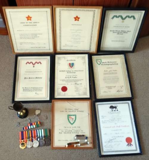 ## 5 Medal Group to Cmdt JR Fowler with Sertificates ##