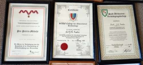 ## 5 Medal Group to Cmdt JR Fowler with Sertificates ##