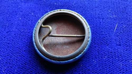 ## 1914 League of Honour Stick on Pin ##