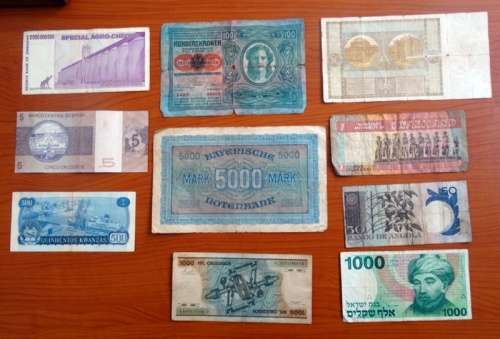10 World Circulated Banknotes Lot A