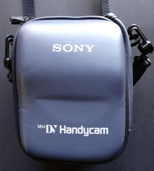 Sony DCR-PC1E Handy cam with box and accessories. Works 100%