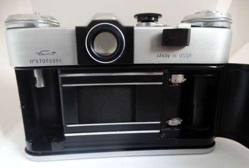 Very Clean and Heavy Zeneit-E camera. 100 % Working. Tested