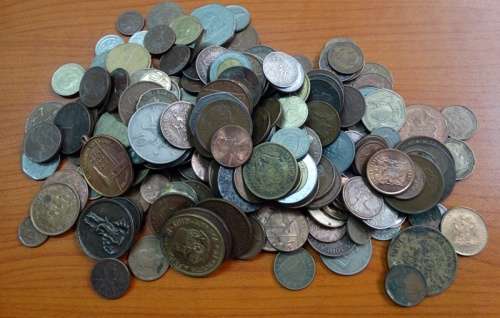 1 Kilogram of World Coins.