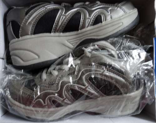 2 in 1 Wheelie Shoes Color Grey/Black. Fits 5 -7 year old Size 13