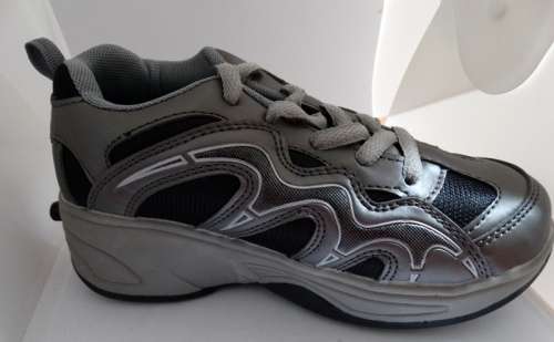 2 in 1 Wheelie Shoes Color Grey/Black. Fits 5 -7 year old Size 13