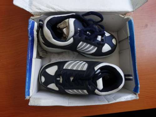 2 in 1 Wheelie Shoes Color Blue Fits 5 -7 year old Size 13