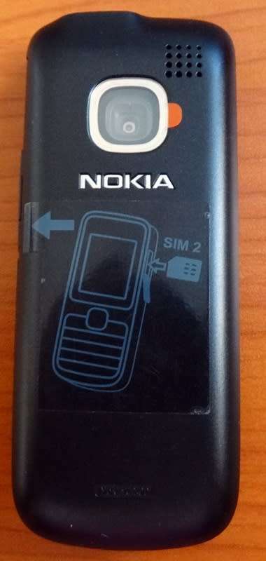 Nokia Cell Phone. Battery doesn't Charge. For spares or restoration