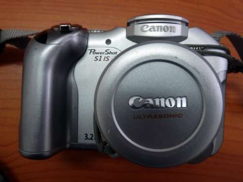 Canon Power Shot S1 IS Digital camera. Working3.2 mega pixel.