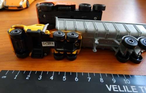 Maisto Truck and Trailer