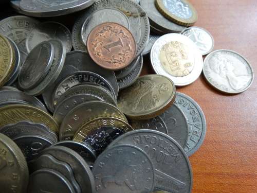 MIxture of over 1kg of world coins. no SA or Copper coins