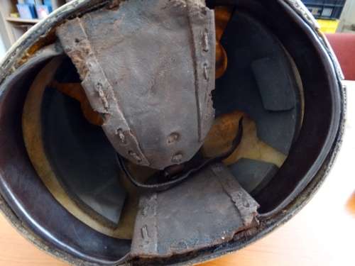 Helmet For stage performants'