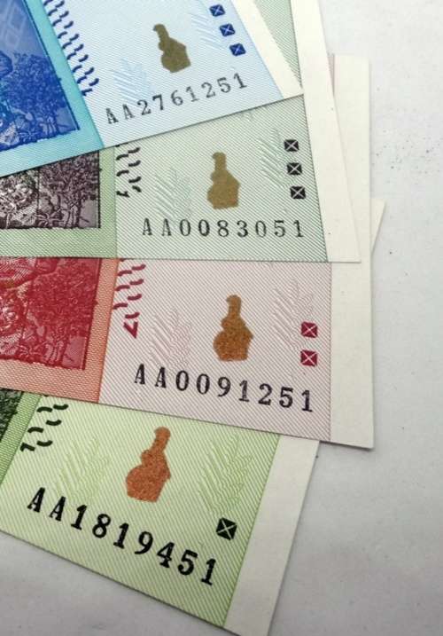 Zimbabwe 10 Trillion to 100 Trillion Banknotes ( Mint State )