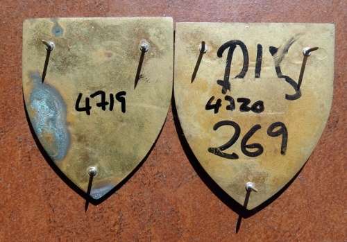 Pair of SADF  2 Regiment De La Rey Shoulder Flashes. Pins intact
