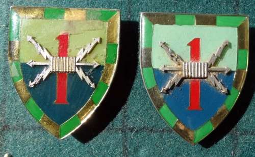 Pair Of  1 Signals Regiment Flashes . Pins Intact (17)