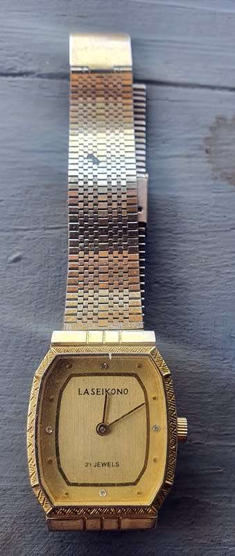 Laseikono Mens Wrist  Watch .Needs Battery  (Q13)