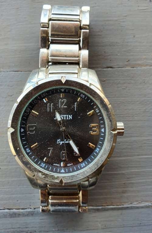 Justin Crystal Watch Needs Battery (Q35)