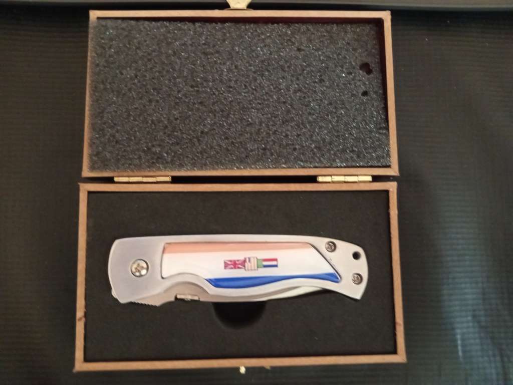 SADF pocket knive with old SA flag