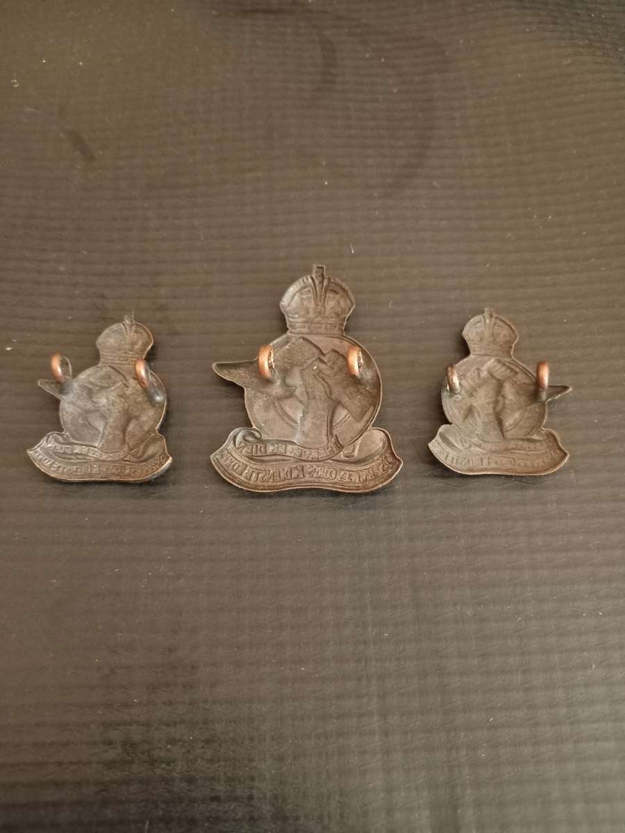 Services Corps Shoulder and Cap Badges. See description