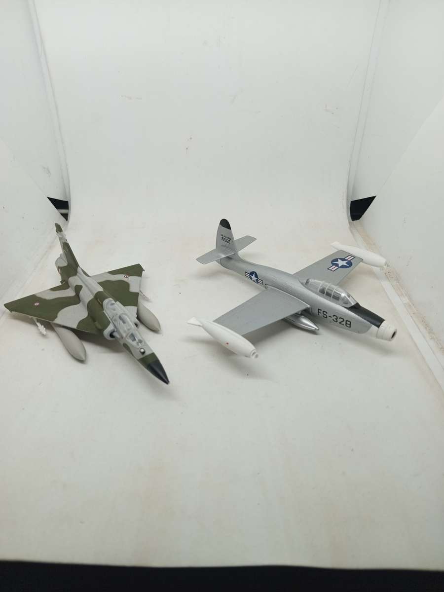 Mirrage and Republic F84 Airplane