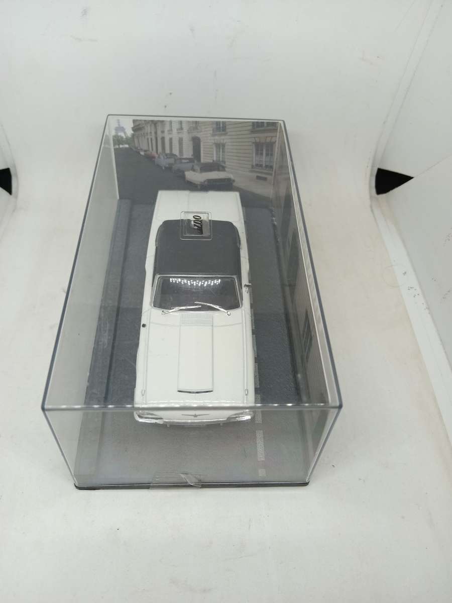 Ford Thunderbird - Thunderball 007 Edition Sealed with book