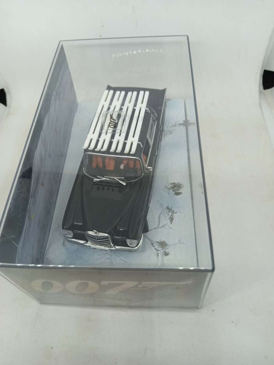 Mercedes 220 S - On Her Majesty`s Secret Service 007 Edition Sealed with Magazine