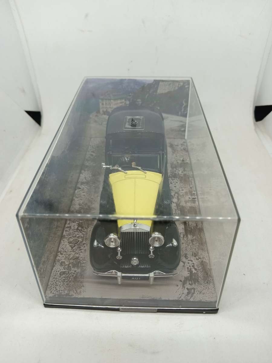Rolls-Royce Phantom iii - Gold Finger 007 Edition Sealed with book