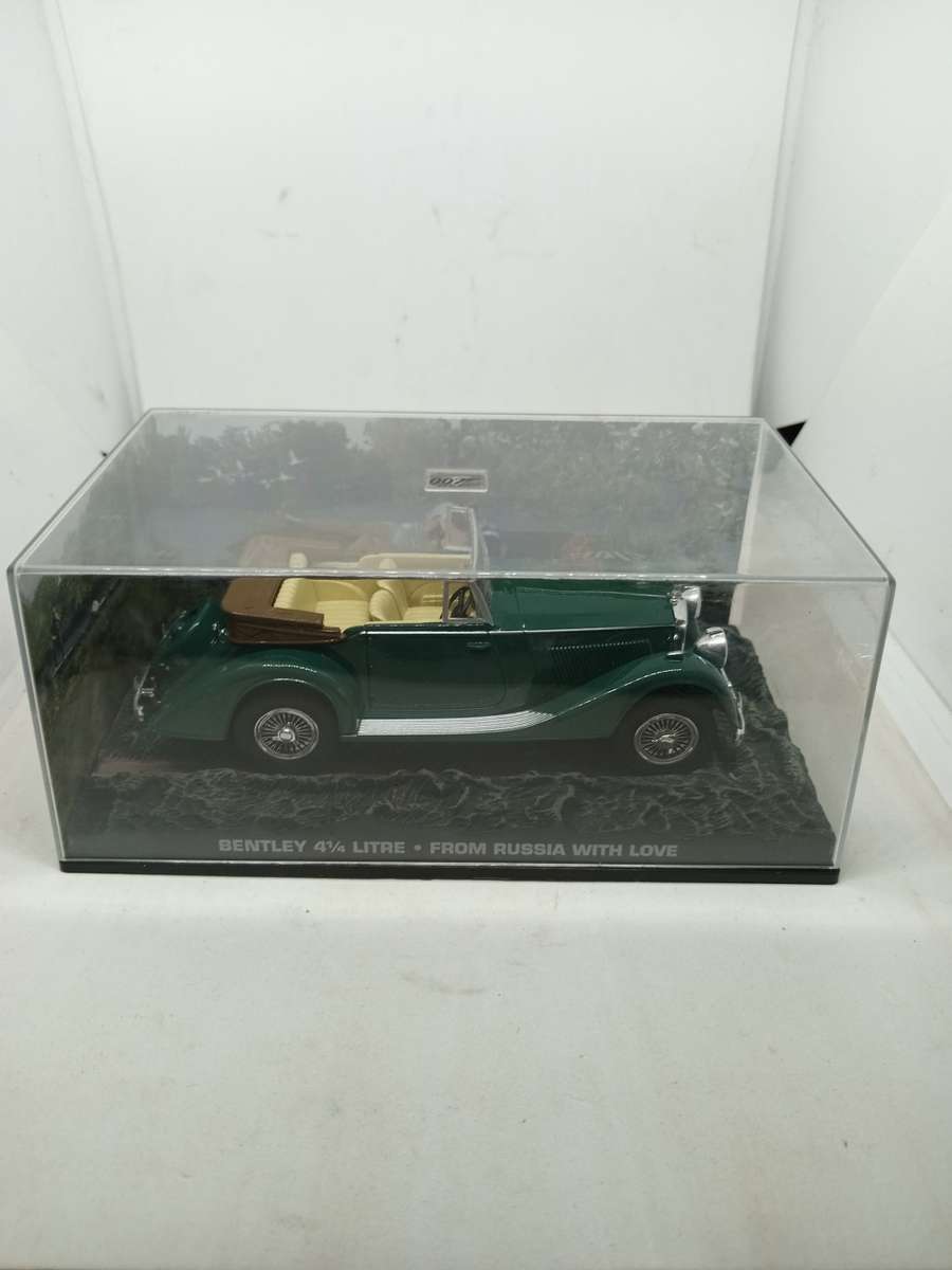 Bentley 4 1/4 Litre - From Russia with love 007 Edition. Sealed with book