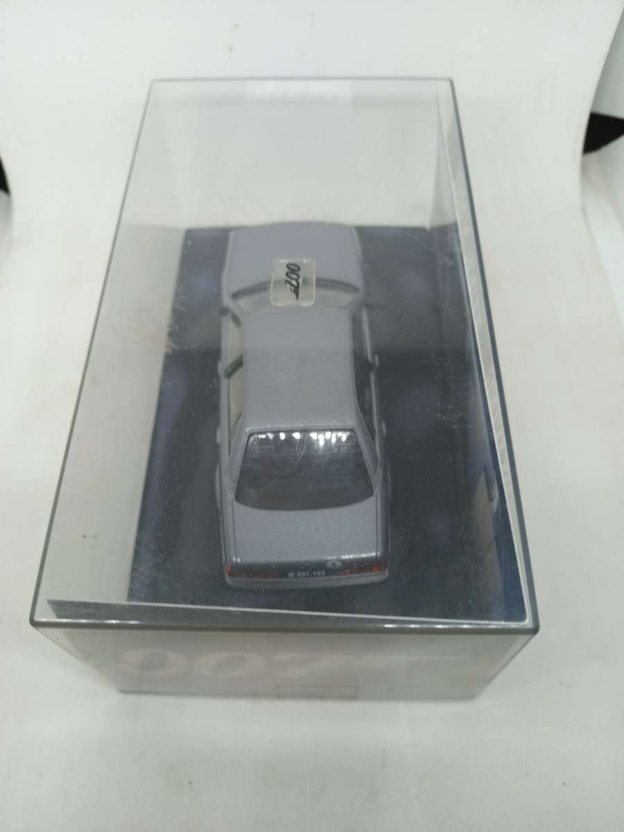 Audi 200 Quattro - The living daylight 007 Edition. Sealed with book