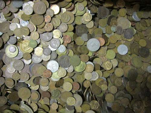 ## Massive 10 000 Collection of Coins from Around the World ** Bid per coin ##