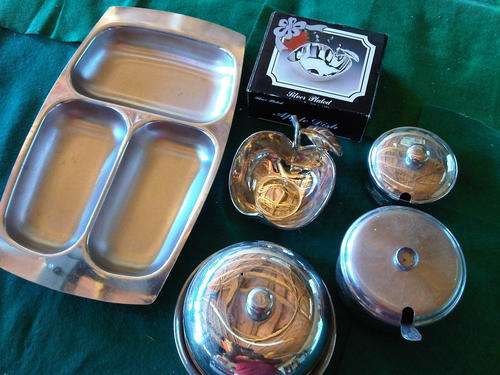SET OF STAINLESS STEEL AND SILVER PLATED ITEMS