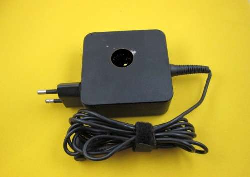 Original Lenovo 65W Laptop Charger